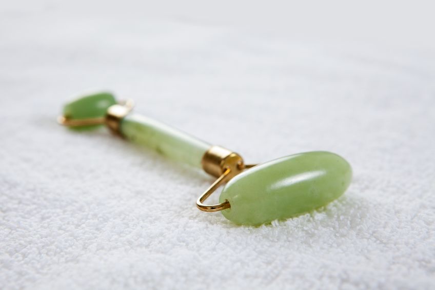 The Ultimate Guide to Using Gua Sha Tools and Jade Rollers – Instagram Users Recommend!