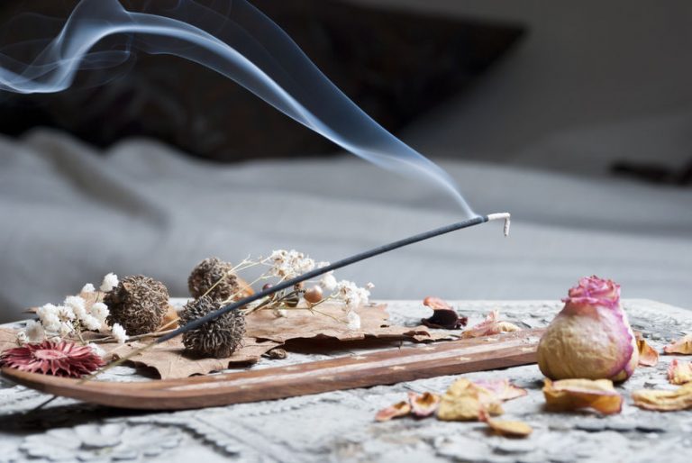 Top 5 Benefits of Burning Incense